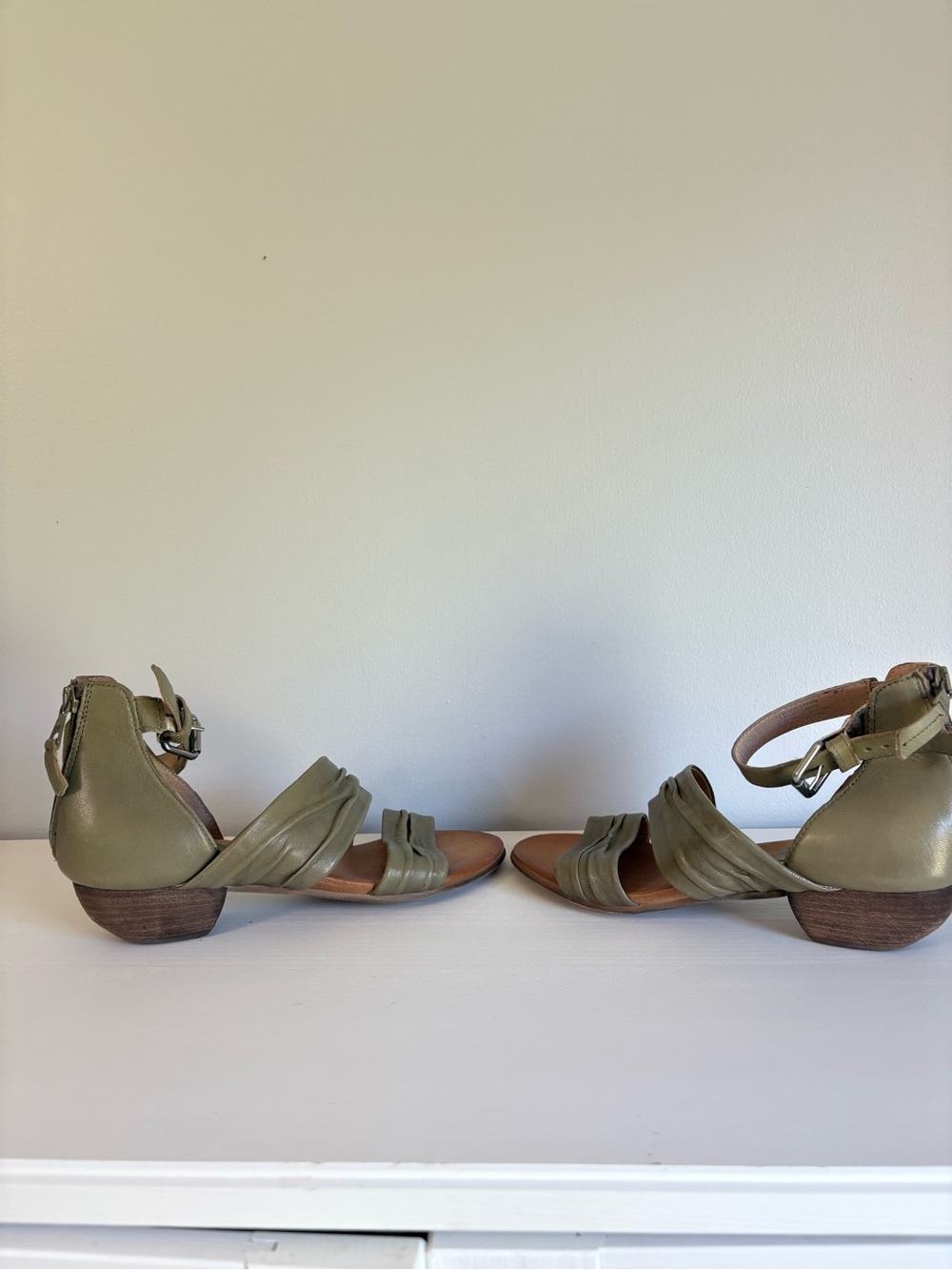 Miz Mooz Cassie Sage Green Leather Ruched Ankle Strap Block Heel Sandal Size 38 - Picture 10 of 14